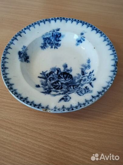 Тарелка фарфоровая