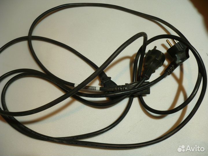 Кабели VGA, кабели питания,кабели SATA