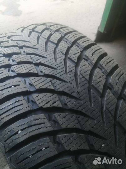 Nokian Tyres WR SUV 4 275/45 R20