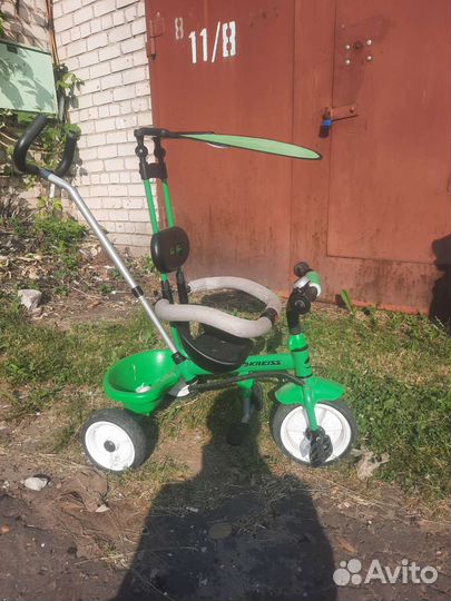 Трехколесный велосипед