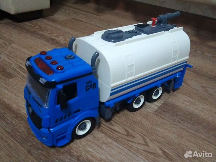 Игрушка Автомобиль поливалка/водовоз