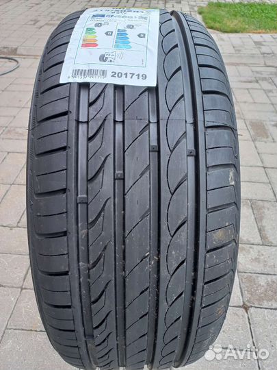 Delinte DH2 215/50 R17 95W