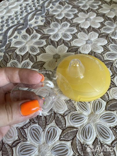 Накладки на грудь medela М