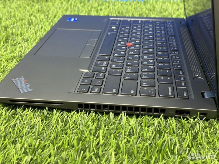 Thinkpad T14 i7 1270P 16GB 1TB SSD 14 IPS