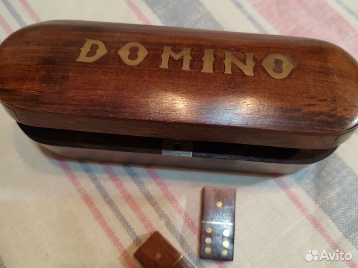 Домино, дерево