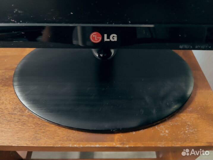 Монитор 1080p LG 22EA53 + кабели + бп