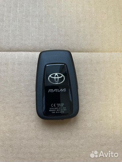 Смарт ключ новый оригинальный Toyota RAV4