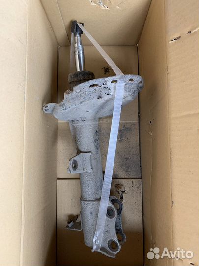 Стойки KYB Lexus rx330