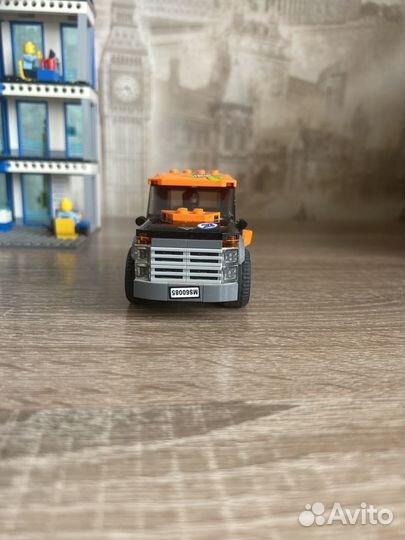 Машинка внедорожник Лего “