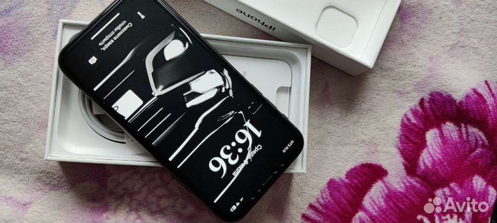 Телефон iPhone 11