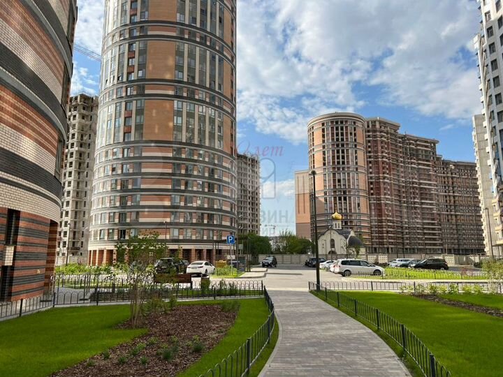 4-к. квартира, 104,6 м², 12/25 эт.