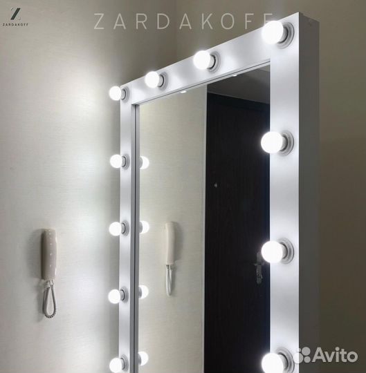 Гримерное зеркало с подсветкой