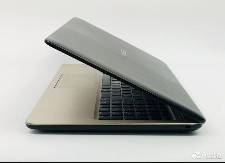 Ноутбук asus