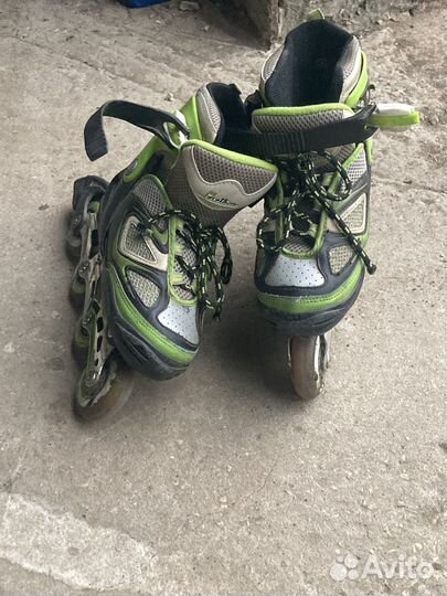 Роликовые коньки