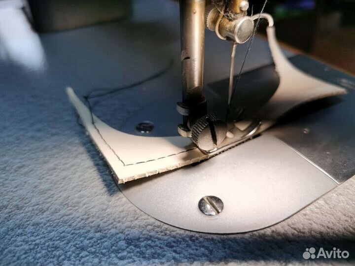 Швейная машина Чайка 132м