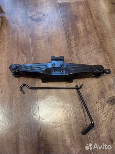 Домкрат механический ромбический