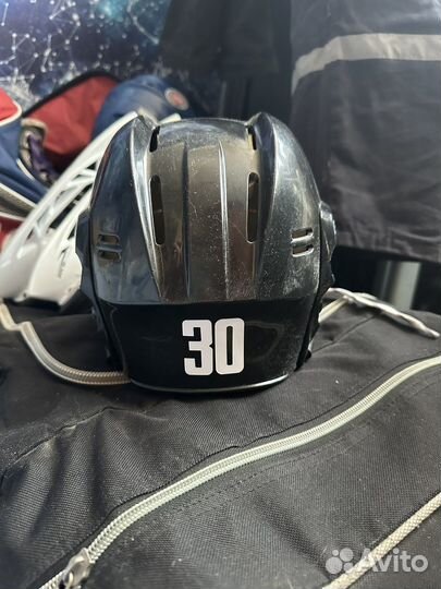 Хоккейный шлем