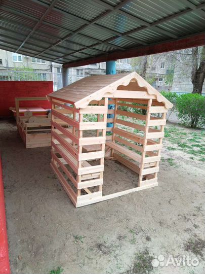 Песочница с крышкой, домики