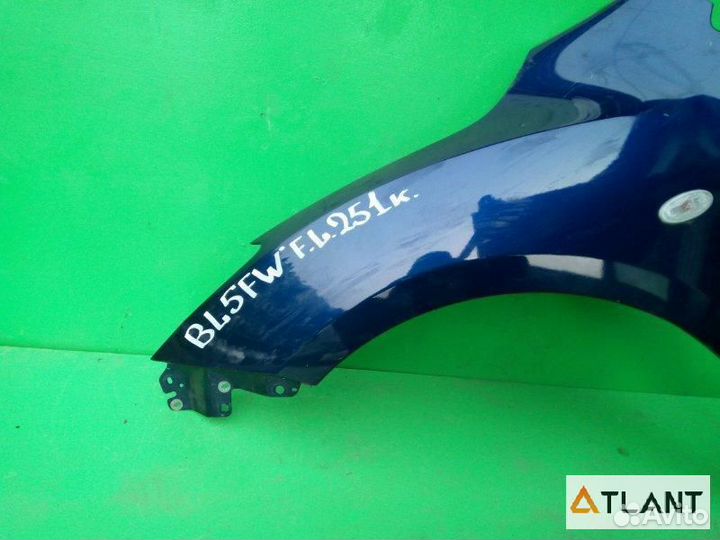 Крыло переднее левое mazda axela