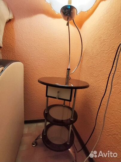 Торшер со столиком