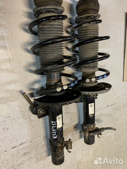 Амортизатор передний Skoda Rapid