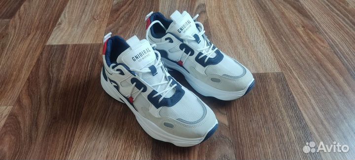 Кроссовки 40 размер