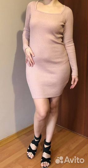 Платье обтягивающее с длинным рукавом