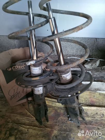 Передние стойки