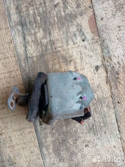 Ограничитель двери dodge stratus