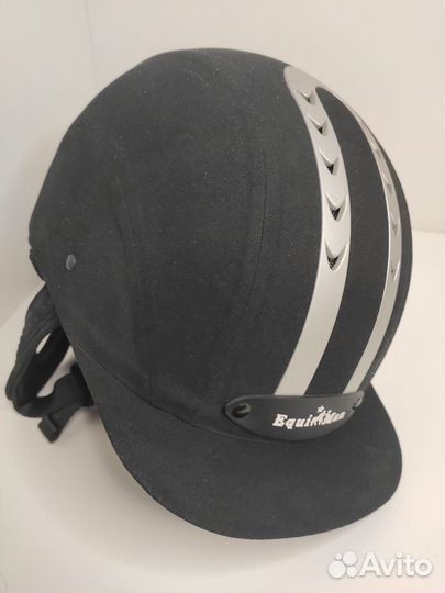 Для верховой езды: шлемы, ботинки, сапоги, краги