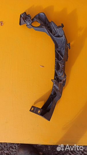 Кронштейн фары правой BMW 3 E92 51117154724