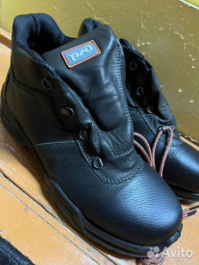 Рабочие ботинки с толстой подошвой