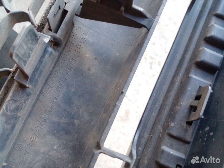 Решетка радиатора Lexus GX460 2014г