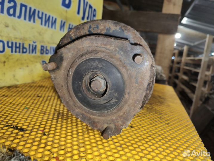 Стойка передняя левая Toyota Carina