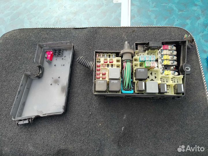 Блок предохранителей ford Focus 2