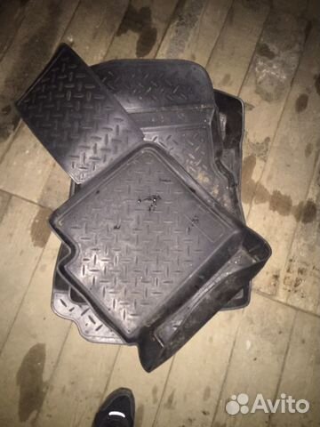 Автомобильные коврики резиновые