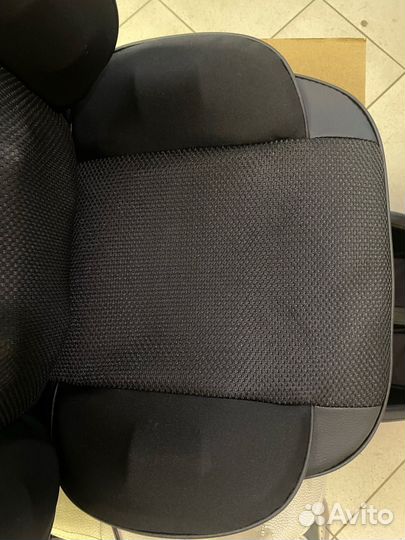 Массажное кресло: массажная накидка и массажер для