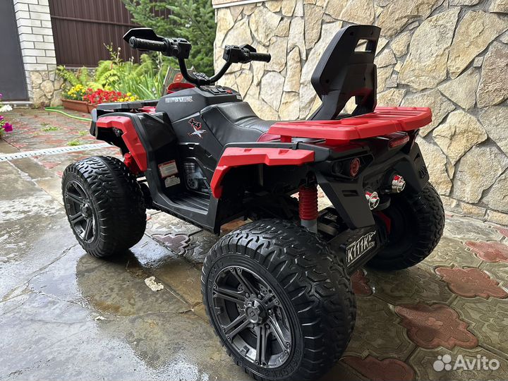 Детский квадроцикл на аккумуляторе
