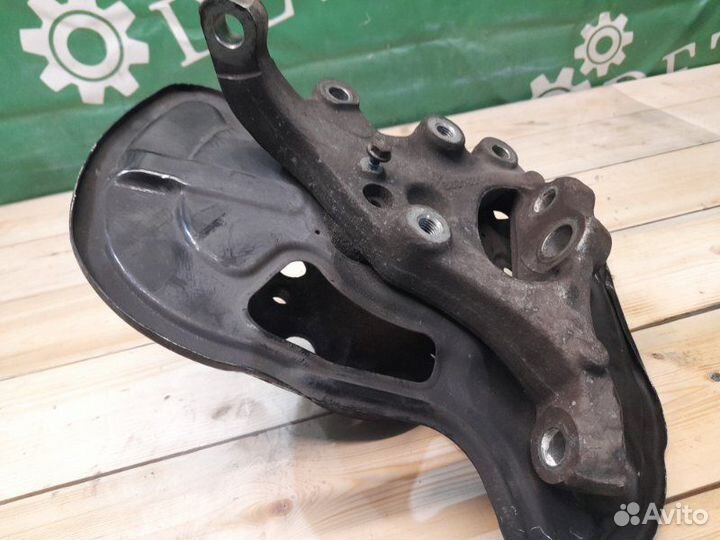 Кулак поворотный передний правый Mercedes C W204