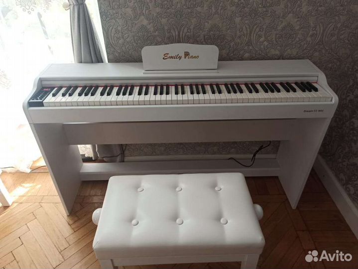 Emily Piano dream 51wh
