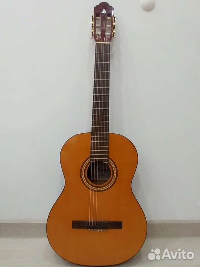 Акустическая гитара