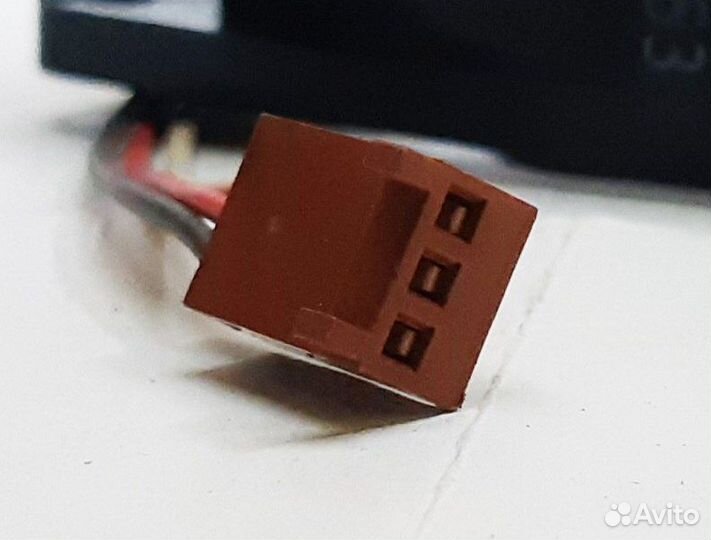 Вентилятор 80x80x25 DC 12V 0.3A NMB 3110GL-B4W-B5