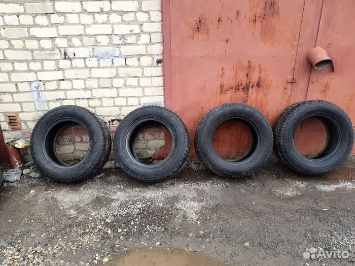 Yokohama Avid S/T 285/60 R17 111V