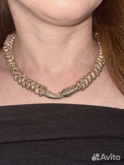 Украшение на шею из страз ручная работа