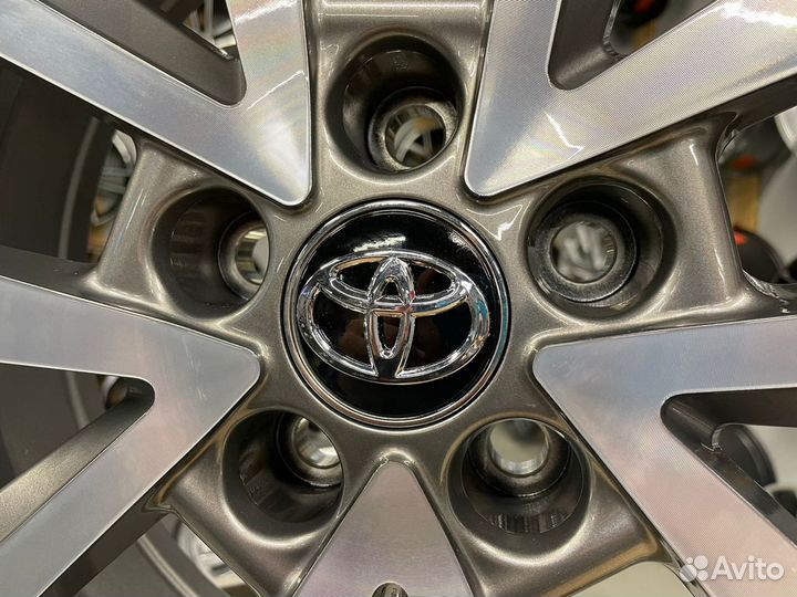 Диски R18 на Lexus Toyota