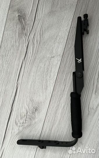 Кронштейн-держатель камеры и вспышки