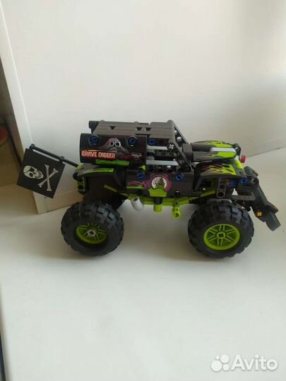 Lego Technic 42118 monster Jam grave digger