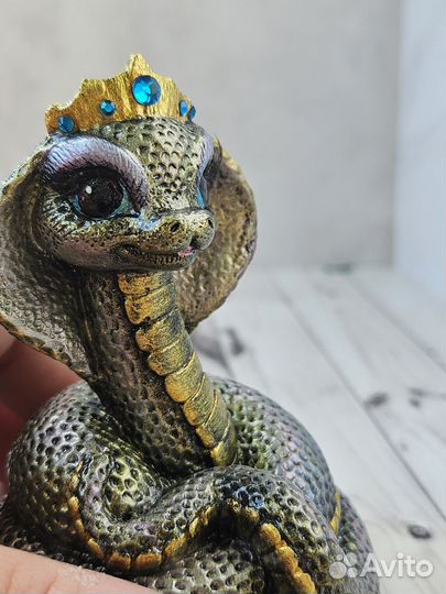 Змея, кобра, подарок