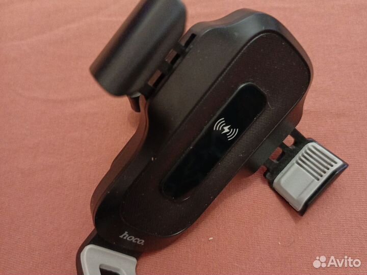 Держатель для телефона с беспроводной зарядкой