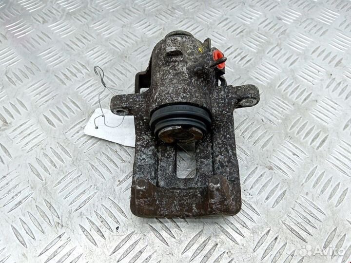 Суппорт задний левый Audi A4 B6 2002 8E0615423G